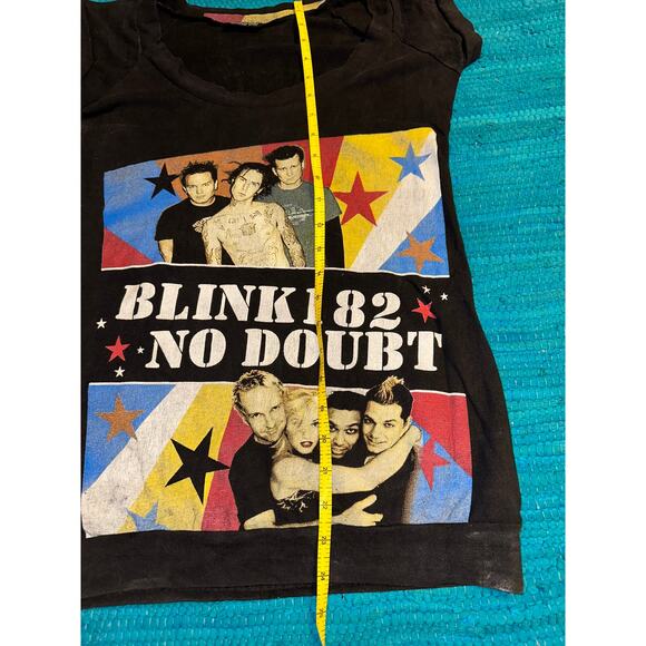VINTAGE 2004 ONE OF A KIND BLINK 182 & NO DOUBT CONCERT BAND TEE TANK - Picture 6 of 7